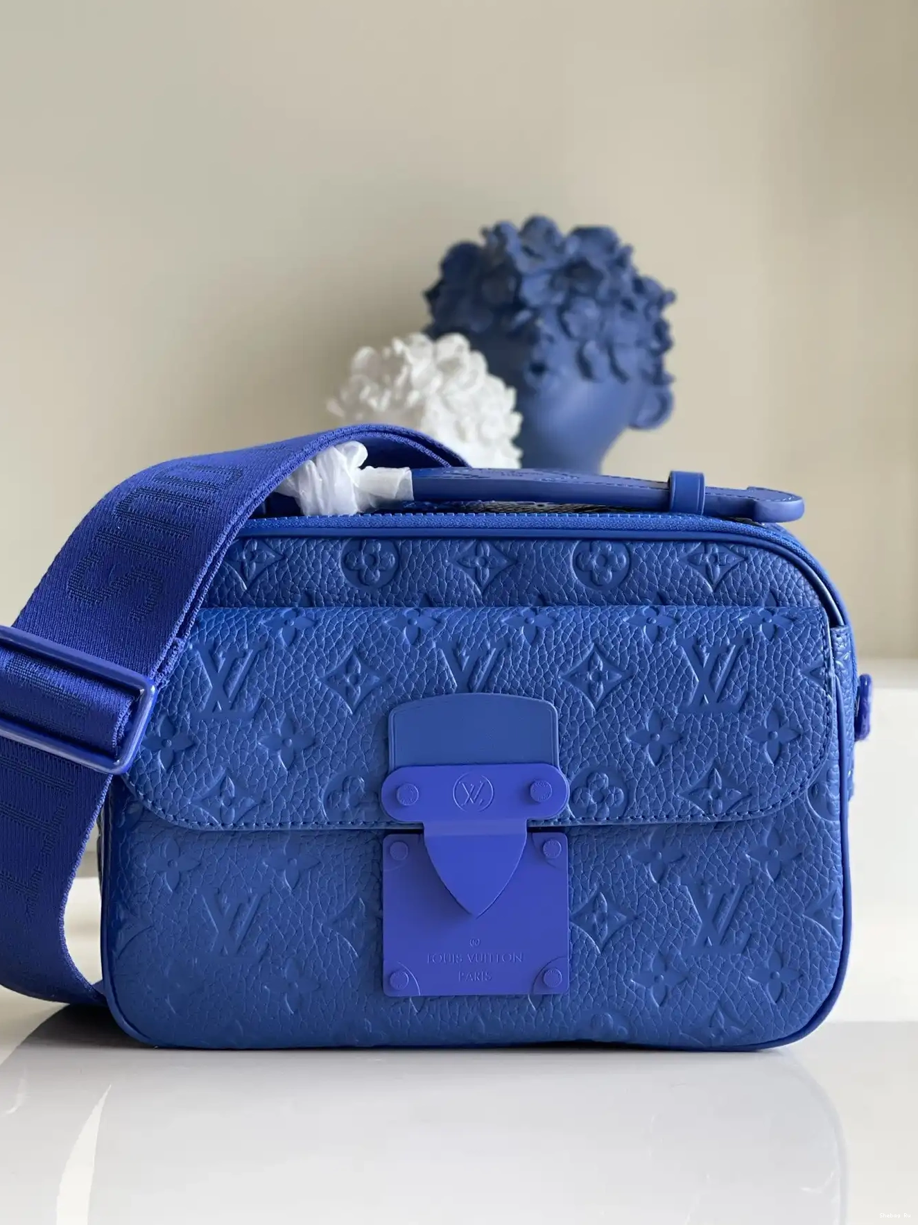 LOUIS VUITTON LOCK S MESSENGER 0628